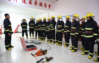 尊龙凯时公司开展消防清静手艺培训